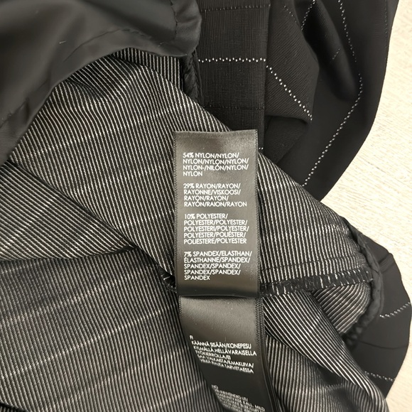 Liverpool black with white stripe boyfriend blazer size large - Picture 6 of 6